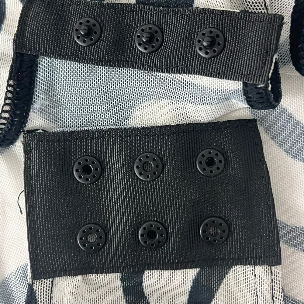 Terea Black & White Zebra Print Sleeveless Mesh Bodysuit Size XL New with Tag - Picture 7 of 8